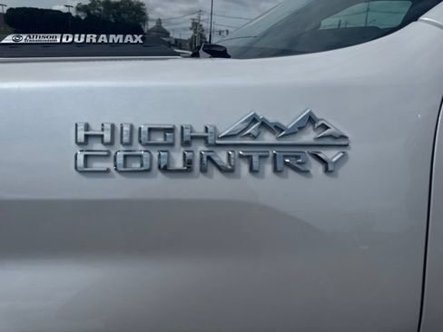 Used 2024 Chevrolet Silverado 2500 High Country w/ High Country Premium Package AWD/4WD image 13