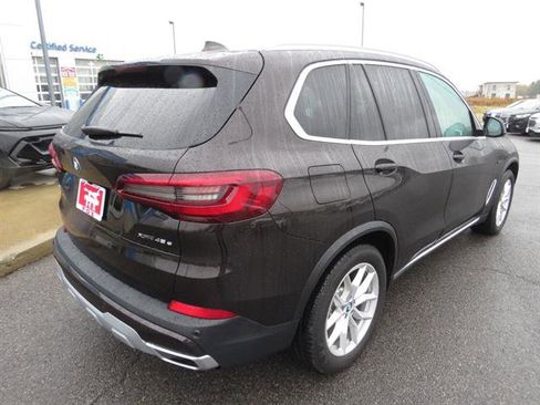 Used 2022 BMW X5 xDrive45e image 4
