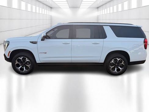 Used 2025 GMC Yukon XL AT4 w/ AT4 Premium Package AWD/4WD image 10