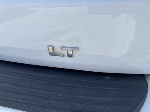 Used 2023 Chevrolet Suburban LT w/ Luxury Package image 12