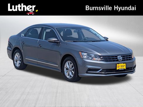 Used 2016 Volkswagen Passat 1.8T R-Line FWD image 1