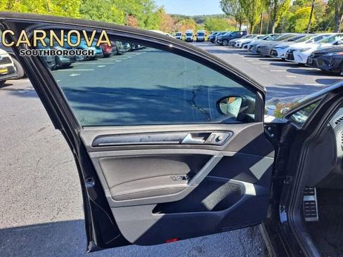 Used 2019 Volkswagen Golf R 4-Door image 8