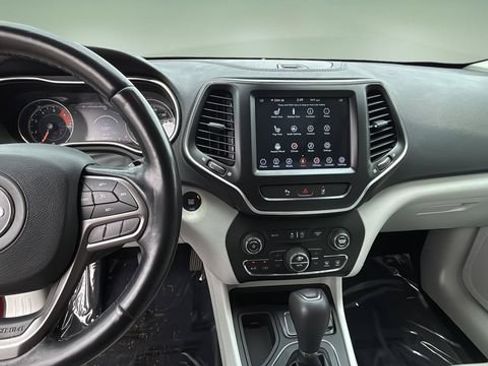 Used 2021 Jeep Cherokee Latitude Lux w/ Sun & Sound Group FWD image 11