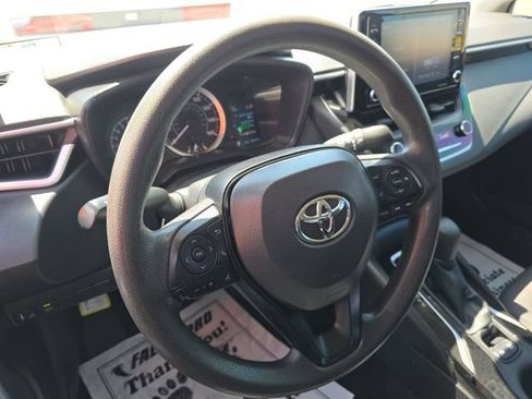 Used 2021 Toyota Corolla LE FWD image 2