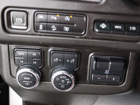 Used 2023 GMC Yukon AT4 w/ AT4 Premium Plus Package AWD/4WD image 23