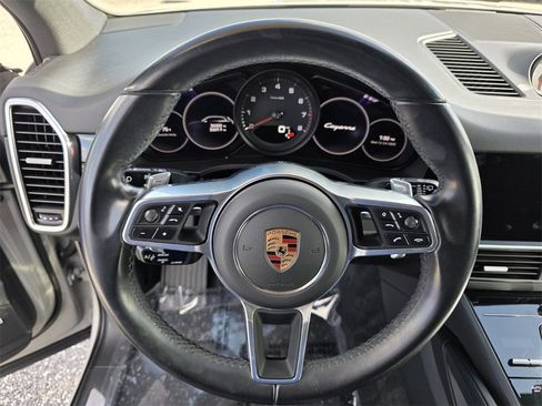 Used 2022 Porsche Cayenne image 20