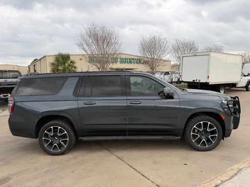 Used 2021 Chevrolet Suburban RST w/ Luxury Package image 6