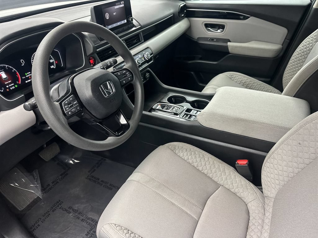 Used 2023 Honda Pilot LX image 9