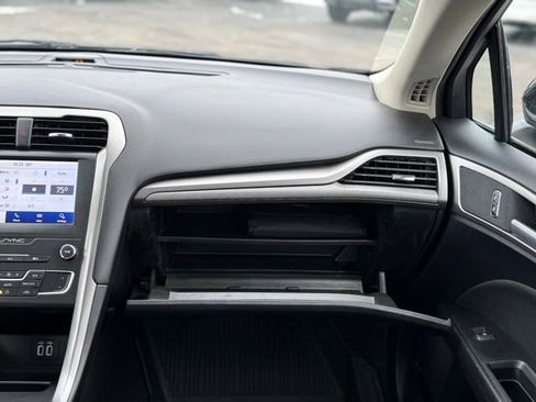 Certified 2020 Ford Fusion SE image 26