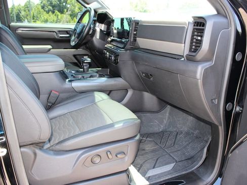 Used 2024 Chevrolet Silverado 1500 ZR2 w/ Technology Package AWD/4WD image 6