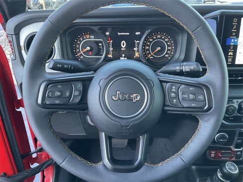 Used 2024 Jeep Gladiator Sport image 15