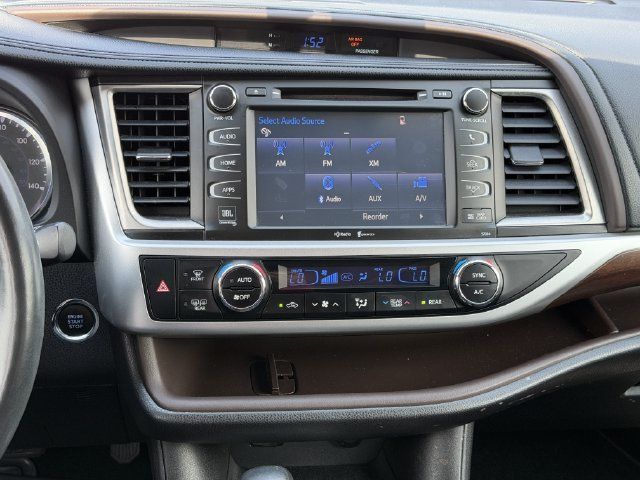 Used 2015 Toyota Highlander Limited Platinum AWD/4WD image 16