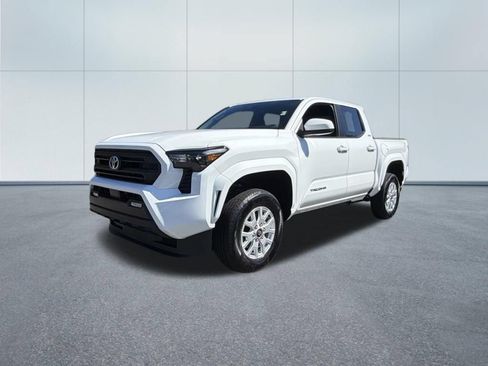 Used 2026 Toyota Tacoma SR5 AWD/4WD image 2