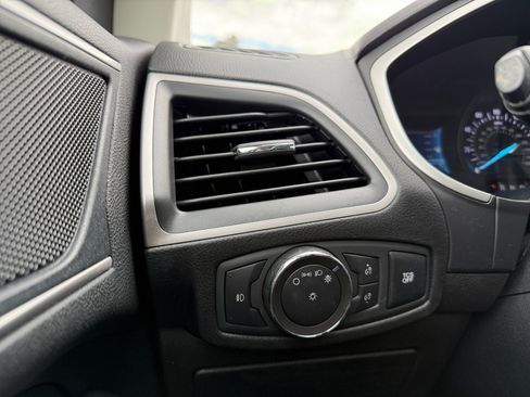 Used 2021 Ford Edge SEL FWD image 20
