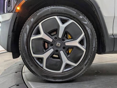 Used 2024 Rivian R1S Adventure AWD/4WD image 14