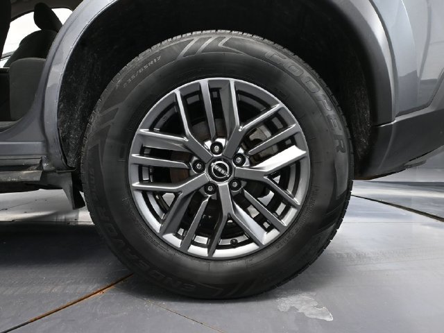 Used 2023 Nissan Rogue S AWD/4WD image 9