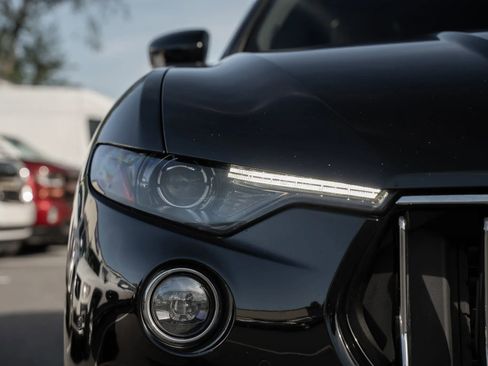 Used 2018 Maserati Levante Sport Utility 4D image 32