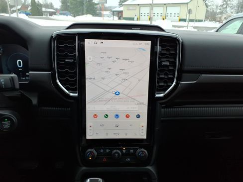 New 2025 Ford Ranger Lariat w/ Black Appearance Package image 9