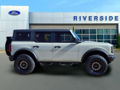 New 2025 Ford Bronco 4-Door AWD/4WD image 8