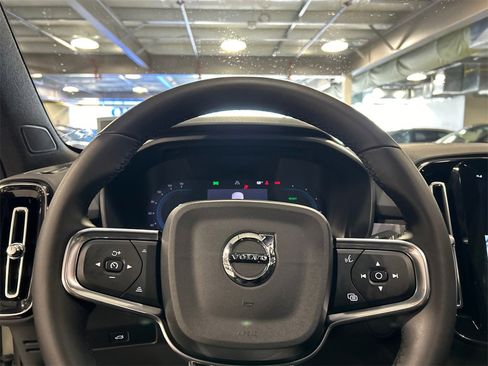 Certified 2023 Volvo C40 P8 Recharge Ultimate w/ Protection Package Premier image 12