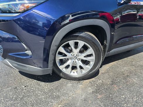 Used 2024 Toyota Grand Highlander AWD Hybrid image 2