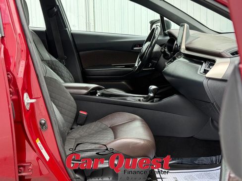 Used 2019 Toyota C-HR Limited FWD image 16