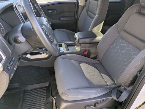 Used 2025 Nissan Frontier SV w/ SV Convenience Package image 15