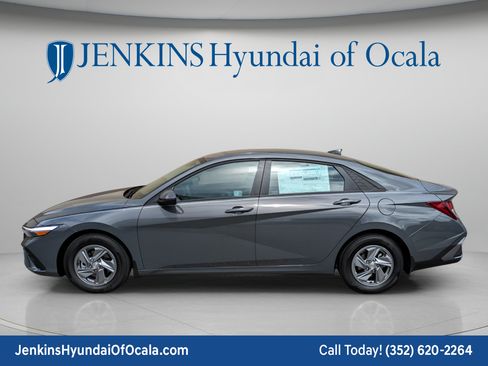 New 2026 Hyundai Elantra SE FWD image 7