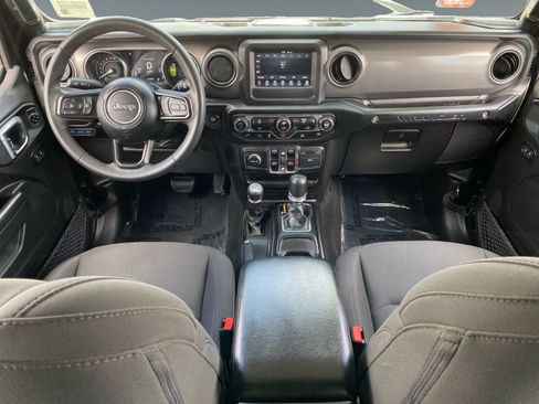 Used 2023 Jeep Wrangler Unlimited AWD/4WD image 10