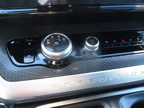 New 2026 Ford Expedition Platinum w/ Stealth Appearance Package image 14