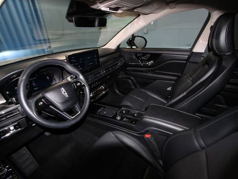 Used 2024 Lincoln Corsair Grand Touring w/ Equipment Group 301A image 3