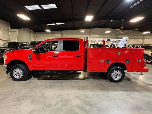 Used 2018 Ford F250 XL w/ Power Equipment Group image 3