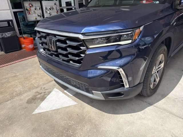 Used 2025 Honda Pilot EX-L image 2