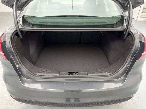 Used 2017 Ford Focus SE image 41