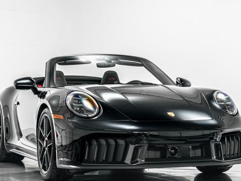 Used 2026 Porsche 911 GTS image 3