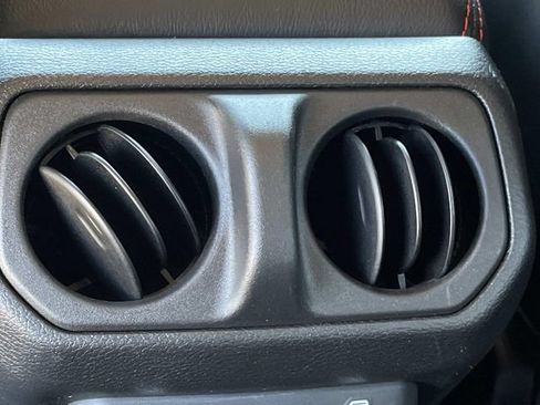 Used 2024 Jeep Wrangler Unlimited Rubicon AWD/4WD image 19