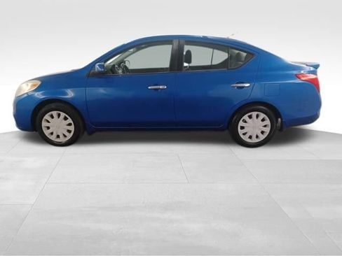 Used 2014 Nissan Versa SV FWD image 5