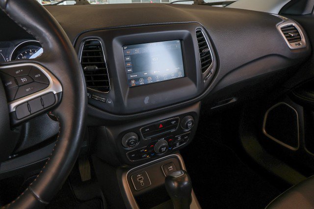 Used 2019 Jeep Compass Latitude FWD image 12