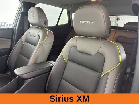 Used 2025 Chevrolet Trax ACTIV w/ Sunroof Package image 11