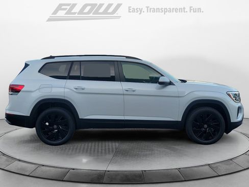 New 2026 Volkswagen Atlas SE FWD image 8