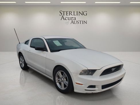 Used 2014 Ford Mustang V6 w/ Equipment Group 102A image 3