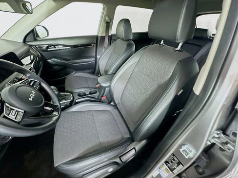Used 2025 Kia Seltos S FWD image 13