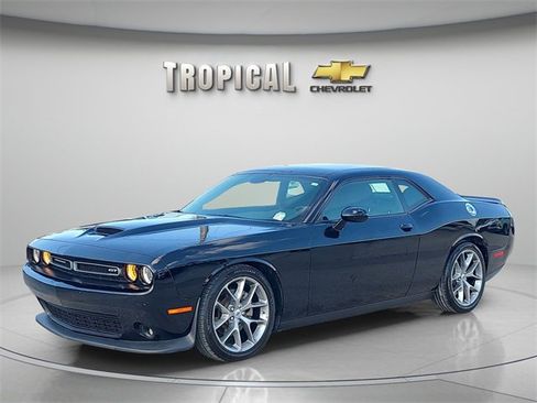 Used 2022 Dodge Challenger GT image 1