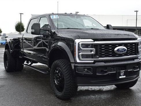 Used 2025 Ford F450 Platinum w/ Camper Package image 7