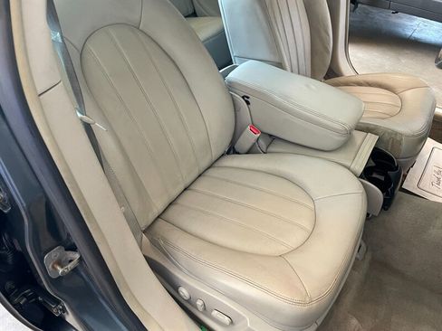 Used 2009 Buick Lucerne CXL w/ Driver Confidence Package FWD image 18