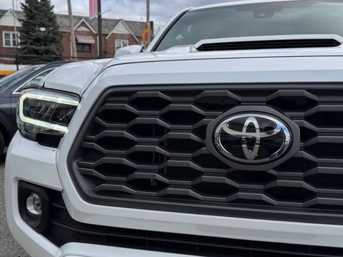 Used 2023 Toyota Tacoma TRD Sport image 10
