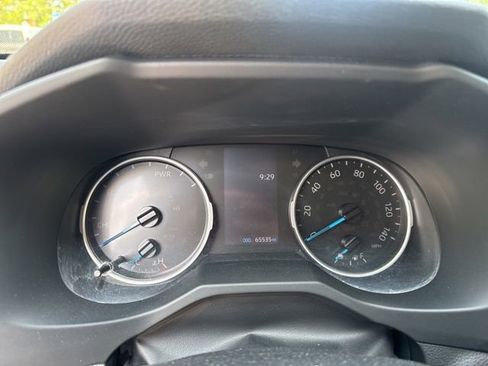 Used 2022 Toyota RAV4 XLE Premium AWD/4WD image 2