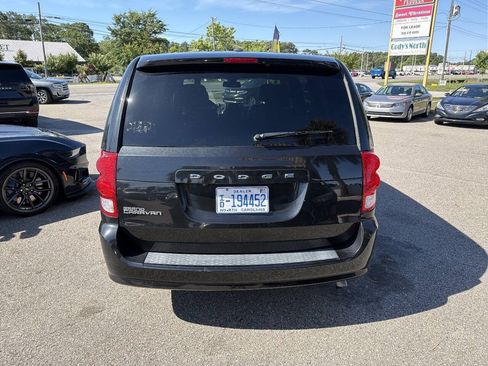 Used 2019 Dodge Grand Caravan SXT w/ Driver Convenience Group FWD image 7