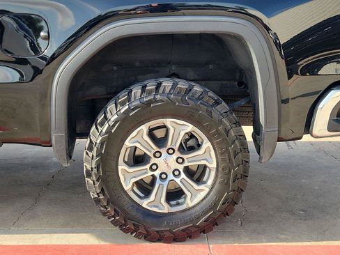 Used 2024 GMC Sierra 1500 SLT AWD/4WD image 32