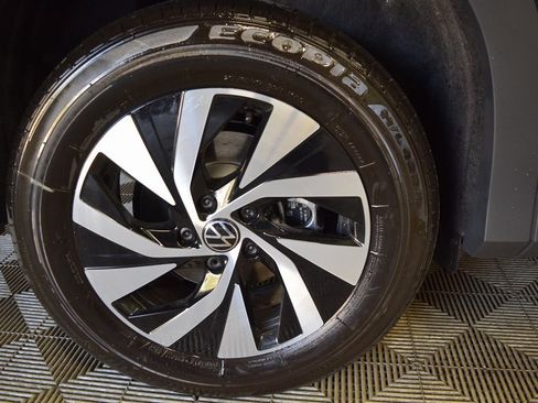 New 2025 Volkswagen Tiguan S image 11